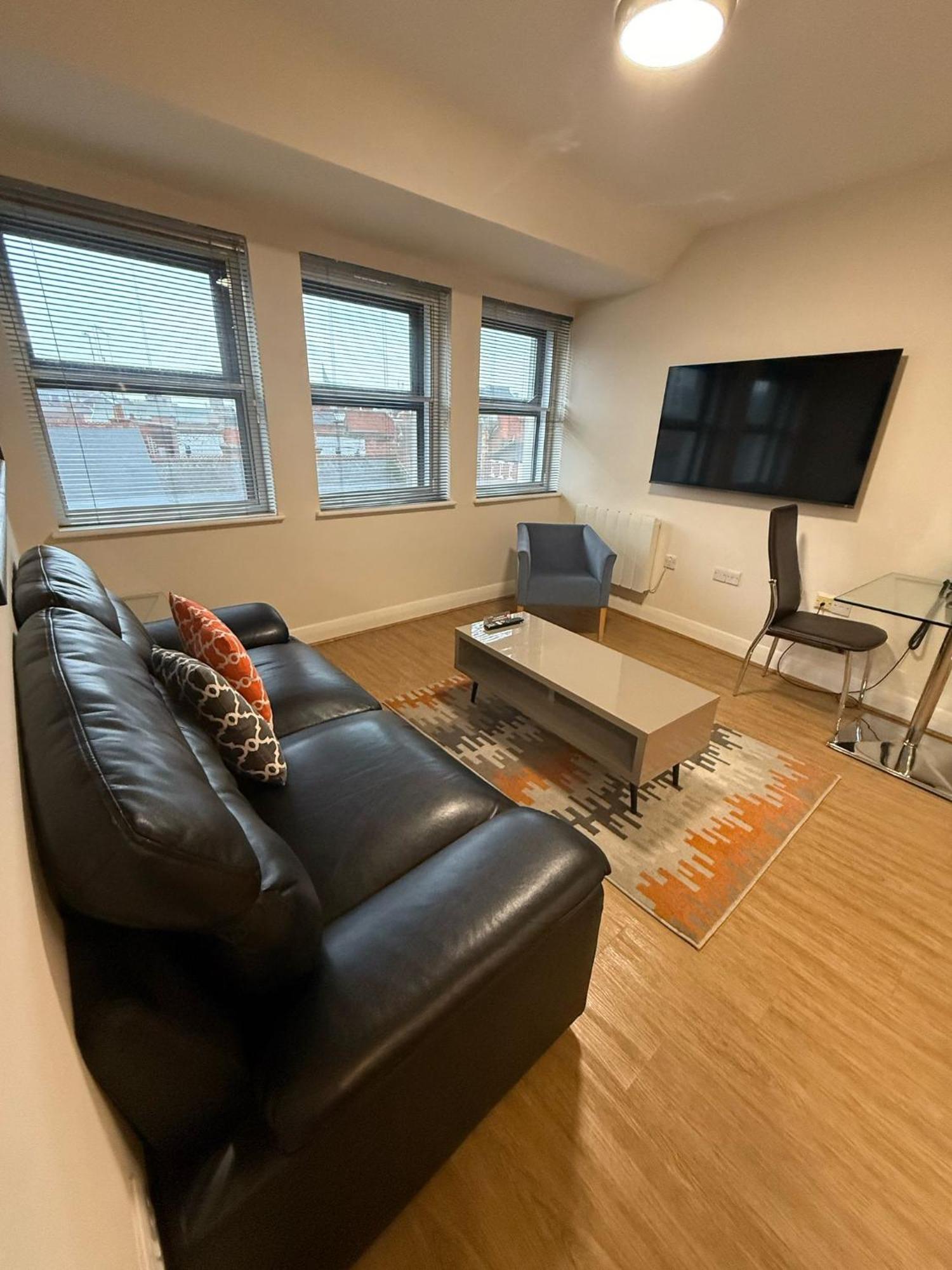 เอชโอเอฟ ซิตี้ วอลล์ เฮาส์ Apartment เรดดิ้ง ภายนอก รูปภาพ