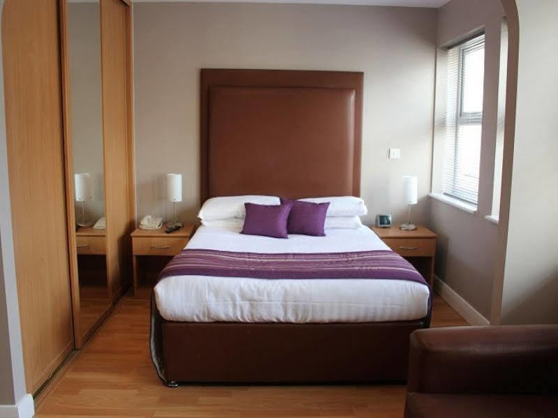 เอชโอเอฟ ซิตี้ วอลล์ เฮาส์ Apartment เรดดิ้ง ภายนอก รูปภาพ